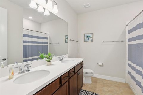 House in Tampa, Florida 4 bedrooms, 240.34 sq.m. № 1816551 - photo 22