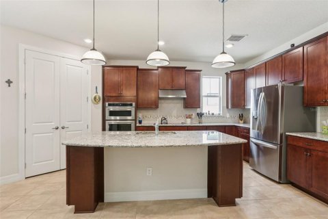 House in Tampa, Florida 4 bedrooms, 240.34 sq.m. № 1816551 - photo 16