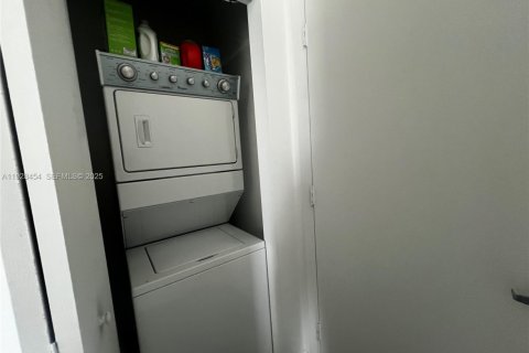 Condominio en venta en Miami, Florida, 1 dormitorio, 67.63 m2 № 2034590 - foto 27