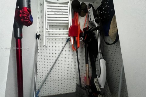 Condominio en venta en Miami, Florida, 1 dormitorio, 67.63 m2 № 2034590 - foto 28