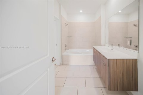 Copropriété à vendre à Doral, Floride: 1 chambre, 68.56 m2 № 1836151 - photo 12