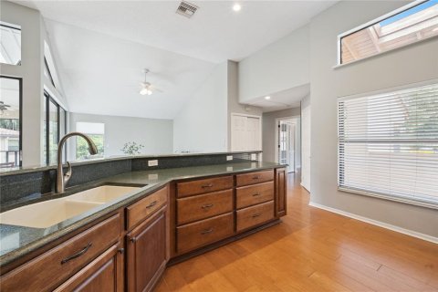Condo in Orlando, Florida, 3 bedrooms  № 2148052 - photo 15