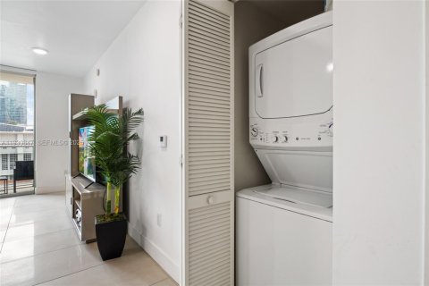 Снять в аренду кондоминиум в Майами, Флорида 1 спальня, 82.78м2, № 1989523 - фото 9