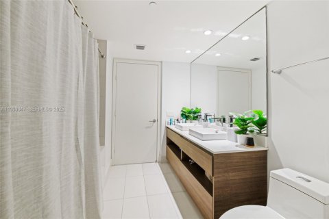 Снять в аренду кондоминиум в Майами, Флорида 1 спальня, 82.78м2, № 1989523 - фото 13