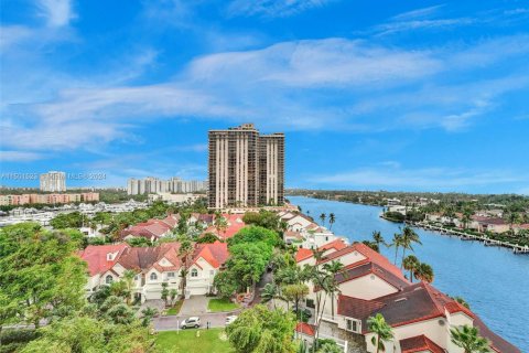 Condominio en venta en Aventura, Florida, 2 dormitorios, 154.87 m2 № 1959976 - foto 1