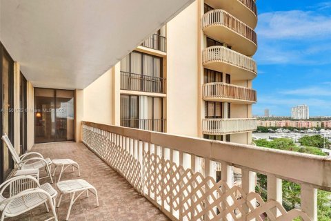 Condominio en venta en Aventura, Florida, 2 dormitorios, 154.87 m2 № 1959976 - foto 22