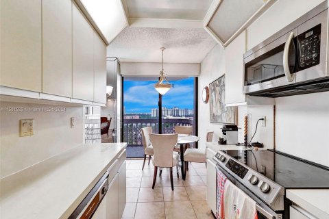 Condominio en venta en Aventura, Florida, 2 dormitorios, 154.87 m2 № 1959976 - foto 20