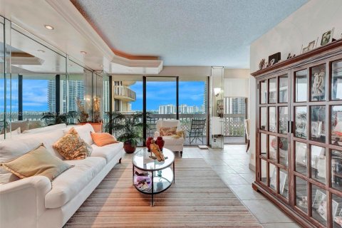 Condominio en venta en Aventura, Florida, 2 dormitorios, 154.87 m2 № 1959976 - foto 3