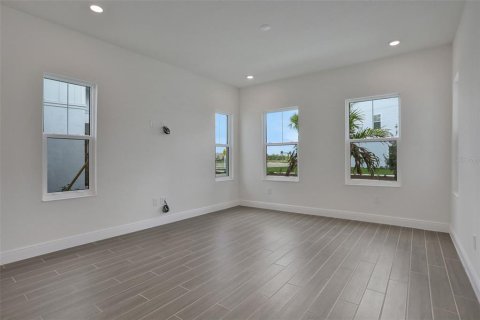 House in Lakewood Ranch, Florida 4 bedrooms, 213.21 sq.m. № 1805221 - photo 9