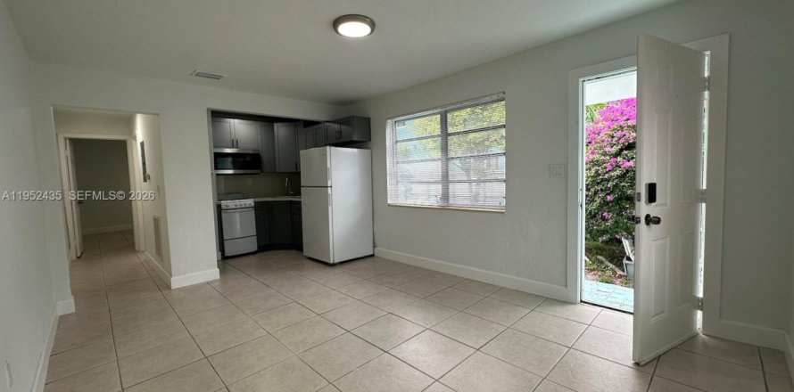 Casa en Miami, Florida 1 dormitorio, 230.3 m2 № 2006669