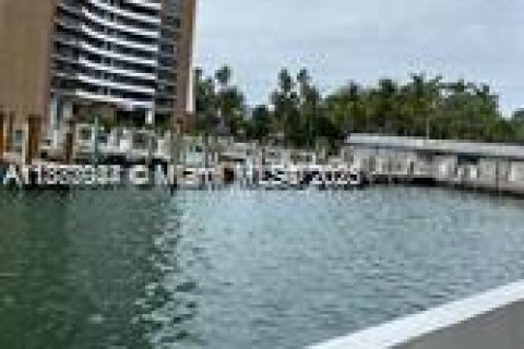 Condo in Miami, Florida  № 1932931 - photo 3