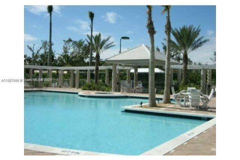 Condo in Miami, Florida  № 1932931 - photo 18