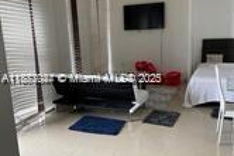 Condo in Miami, Florida  № 1932931 - photo 4