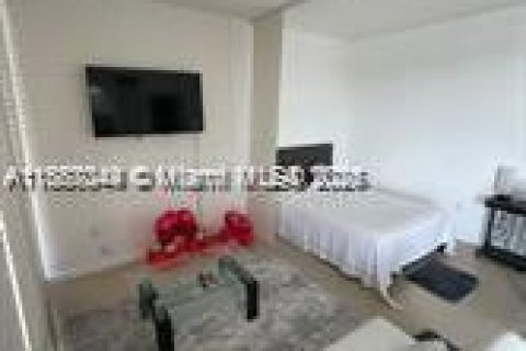Condo in Miami, Florida  № 1932931 - photo 5