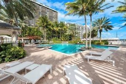 Condo in Miami, Florida  № 1932931 - photo 20