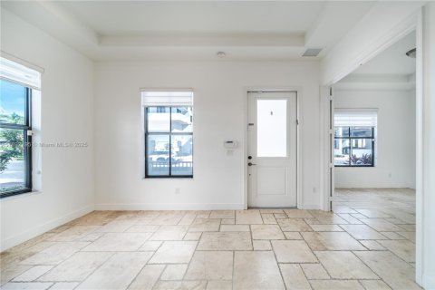 Adosado en venta en Doral, Florida, 5 dormitorios, 250.46 m2 № 1946677 - foto 8