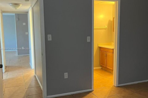 Condo in Orlando, Florida, 2 bedrooms  № 1887552 - photo 7