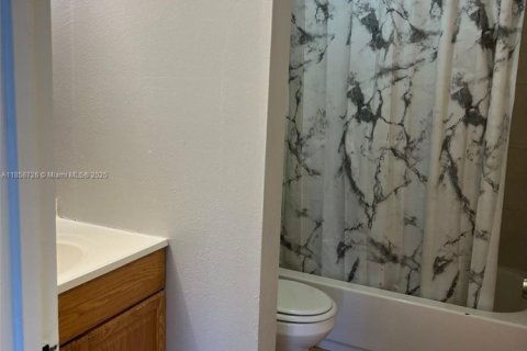Condo in Orlando, Florida, 2 bedrooms  № 1887552 - photo 6