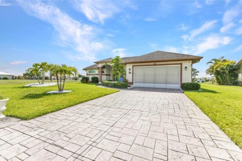 Casa en venta en Punta Gorda, Florida, 3 dormitorios, 204.2 m2 № 1775570 - foto 4