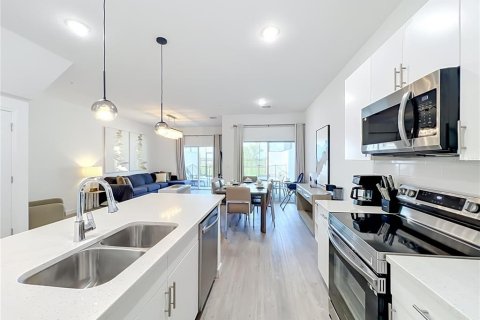 Adosado en venta en Davenport, Florida, 6 dormitorios, 242.29 m2 № 2149598 - foto 6