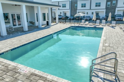 Adosado en venta en Davenport, Florida, 6 dormitorios, 242.29 m2 № 2149598 - foto 28