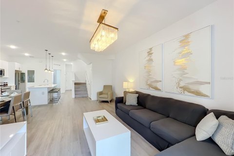 Adosado en venta en Davenport, Florida, 6 dormitorios, 242.29 m2 № 2149598 - foto 10