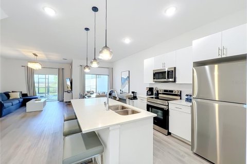 Adosado en venta en Davenport, Florida, 6 dormitorios, 242.29 m2 № 2149598 - foto 4