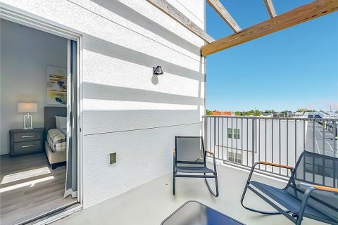 Adosado en venta en Davenport, Florida, 6 dormitorios, 242.29 m2 № 2149598 - foto 20