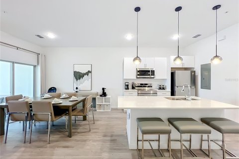 Adosado en venta en Davenport, Florida, 6 dormitorios, 242.29 m2 № 2149598 - foto 7