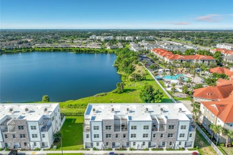 Townhouse in Davenport, Florida 6 bedrooms, 242.29 sq.m. № 2149598