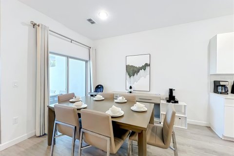 Adosado en venta en Davenport, Florida, 6 dormitorios, 242.29 m2 № 2149598 - foto 8