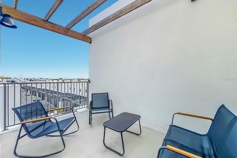 Adosado en venta en Davenport, Florida, 6 dormitorios, 242.29 m2 № 2149598 - foto 19