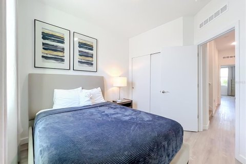 Adosado en venta en Davenport, Florida, 6 dormitorios, 242.29 m2 № 2149598 - foto 14
