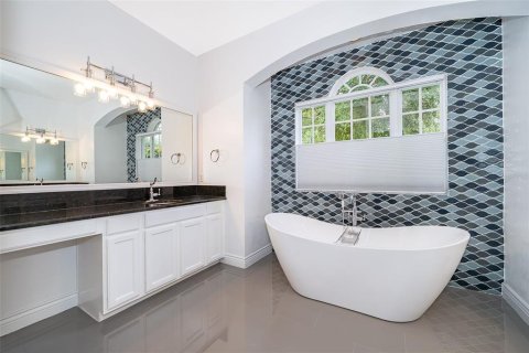 House in Winter Garden, Florida 5 bedrooms, 286.23 sq.m. № 1815383 - photo 26