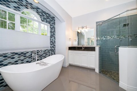 House in Winter Garden, Florida 5 bedrooms, 286.23 sq.m. № 1815383 - photo 27