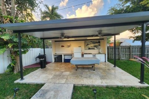 House in Cutler Bay, Florida 4 bedrooms, 164.72 sq.m. № 1860114 - photo 29