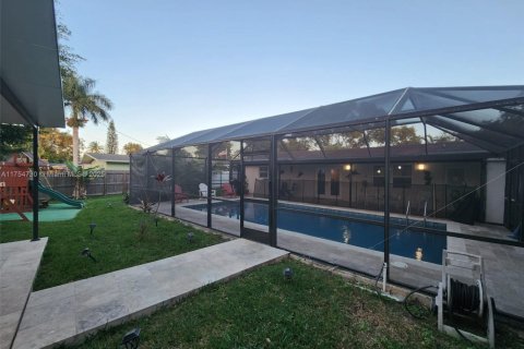 House in Cutler Bay, Florida 4 bedrooms, 164.72 sq.m. № 1860114 - photo 25