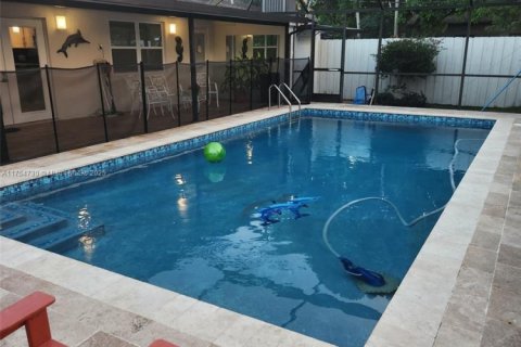 House in Cutler Bay, Florida 4 bedrooms, 164.72 sq.m. № 1860114 - photo 1