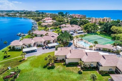 Condominio en Longboat Key, Florida, 2 dormitorios № 2218406