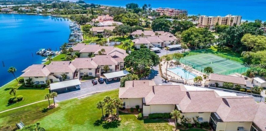 Condominio en Longboat Key, Florida, 2 dormitorios № 2218406