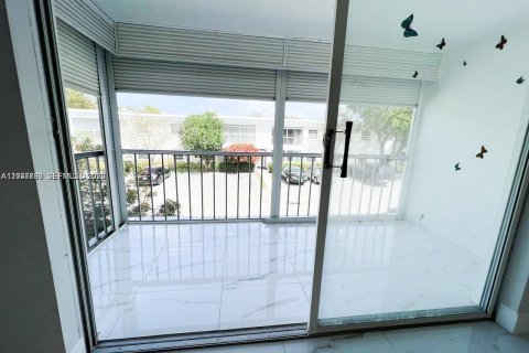Copropriété à louer à Fort Lauderdale, Floride: 2 chambres, 111.48 m2 № 2154605 - photo 3