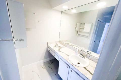 Copropriété à louer à Fort Lauderdale, Floride: 2 chambres, 111.48 m2 № 2154605 - photo 18