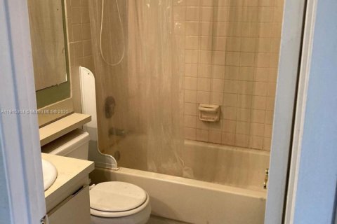 Condo in Coral Springs, Florida, 2 bedrooms  № 1973783 - photo 10