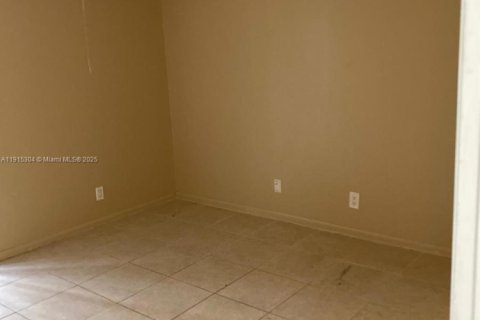Condo in Coral Springs, Florida, 2 bedrooms  № 1973783 - photo 15