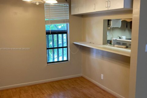 Condo in Coral Springs, Florida, 2 bedrooms  № 1973783 - photo 4