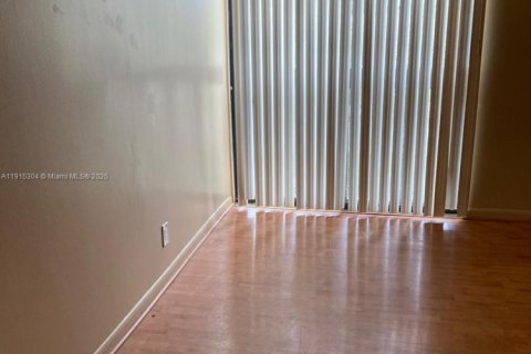 Condo in Coral Springs, Florida, 2 bedrooms  № 1973783 - photo 6