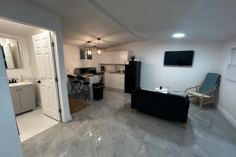 Immobilier commercial à louer à Miami, Floride: 1 chambre, 125.7 m2 № 2407459 - photo 5