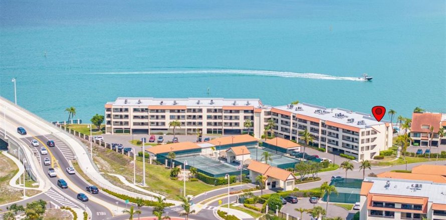 Condominio en Tierra Verde, Florida, 2 dormitorios  № 1593309