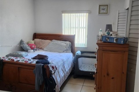 Villa ou maison à vendre à Miami, Floride: 3 chambres, 148.27 m2 № 2007088 - photo 8