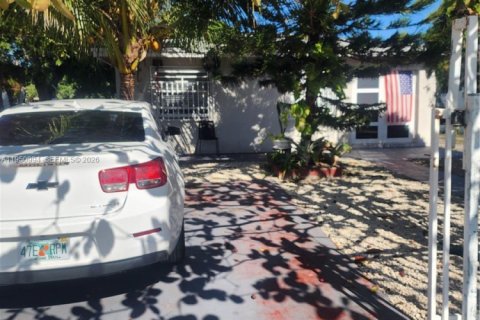 Villa ou maison à vendre à Miami, Floride: 3 chambres, 148.27 m2 № 2007088 - photo 6